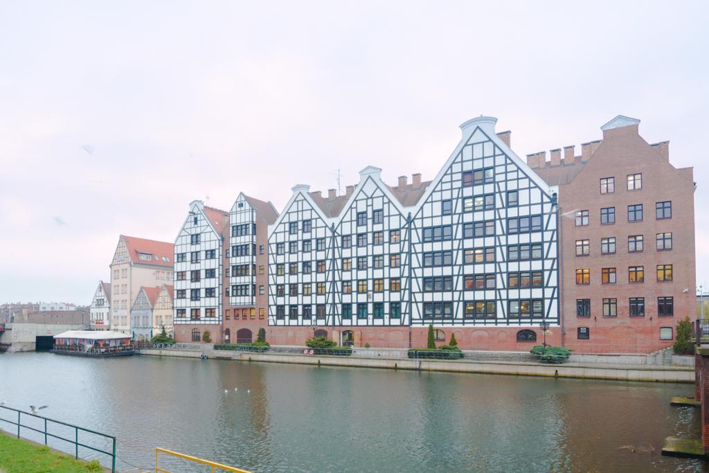 Apartament Swietojanska Гданск Стая снимка