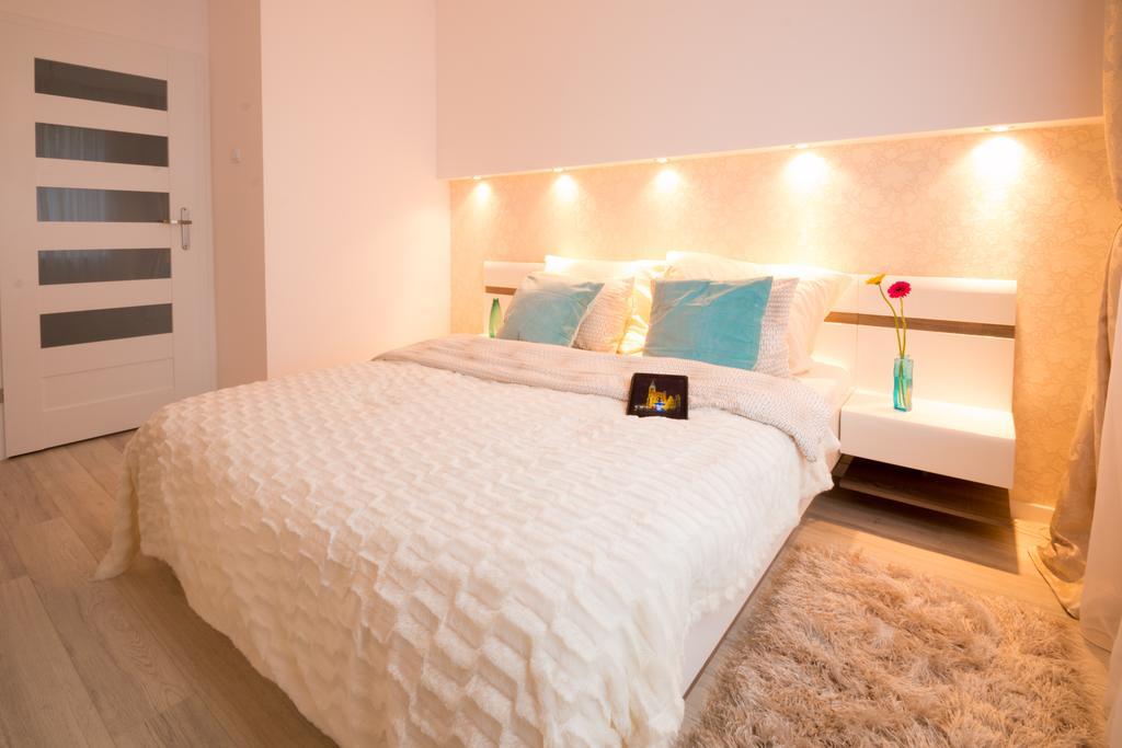 Apartament Swietojanska Гданск Стая снимка