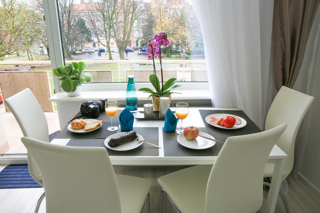 Apartament Swietojanska Гданск Стая снимка